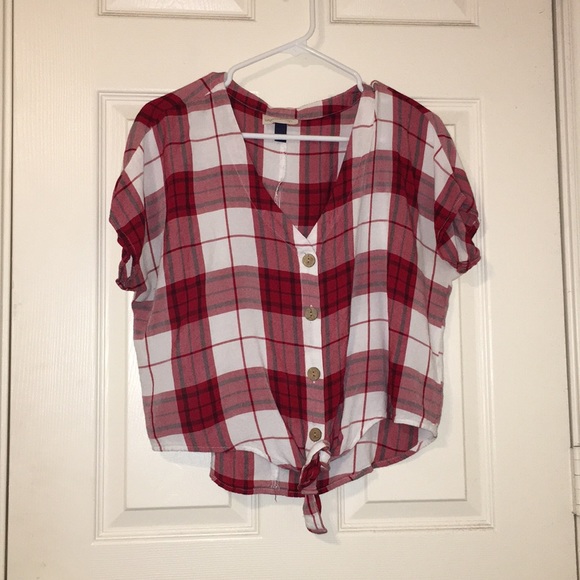 Pretty red button up - Picture 1 of 2